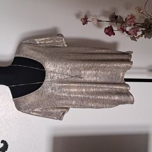 Anthropology metallic XL shirt. Very nice sheen. Necklace comes with it